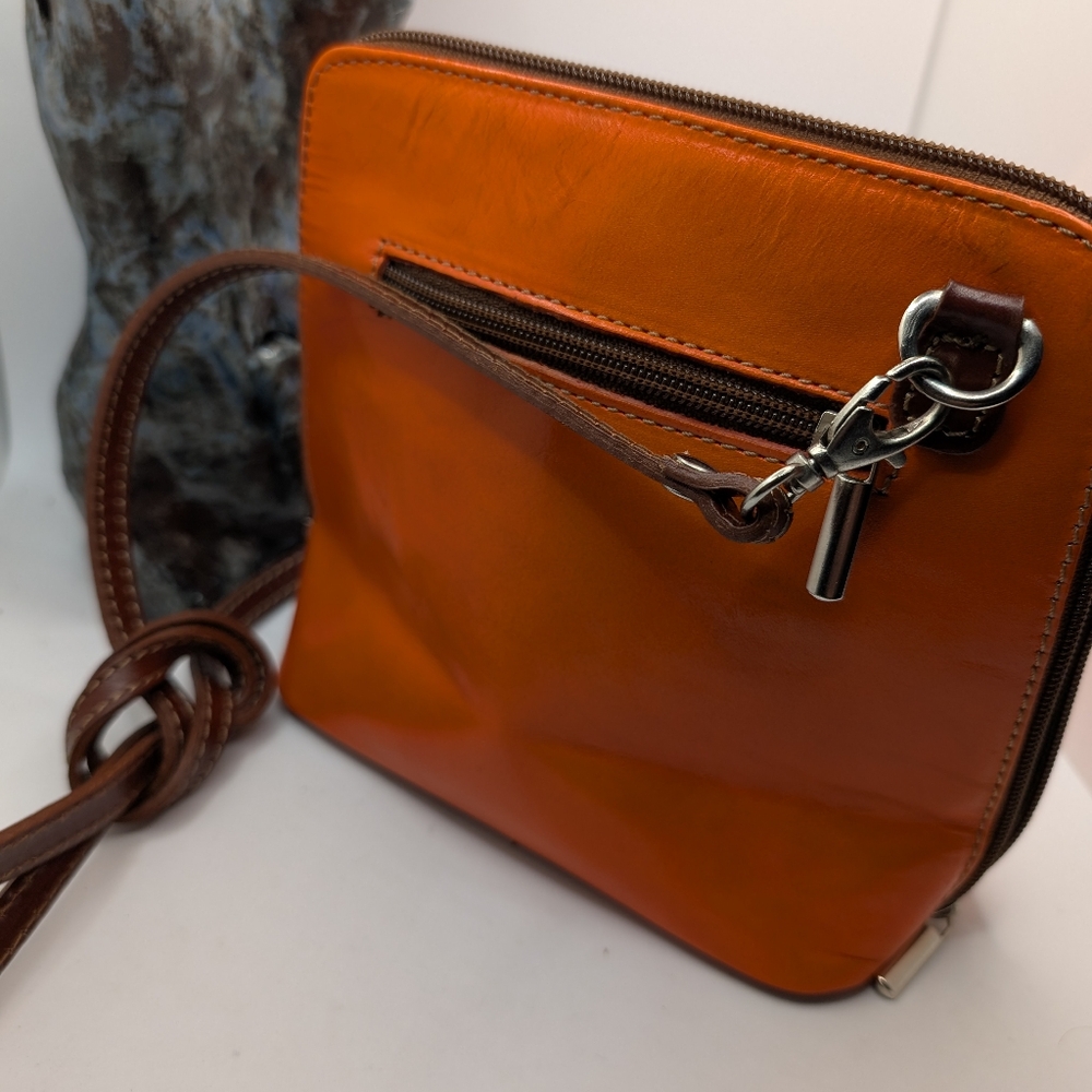 Vera Pelle Orange Crossbody Bag - Picture 12 of 15